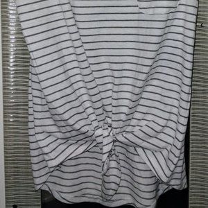 Size medium tank top. Super cute.